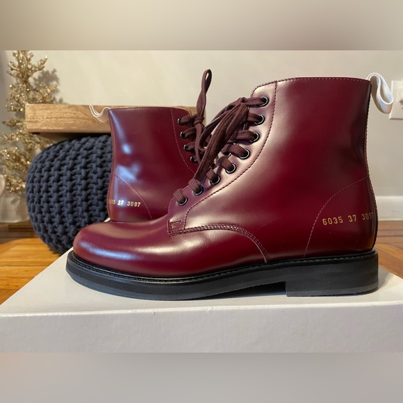 Woman by Common Projects Combat Boot Red EU 37(US7)